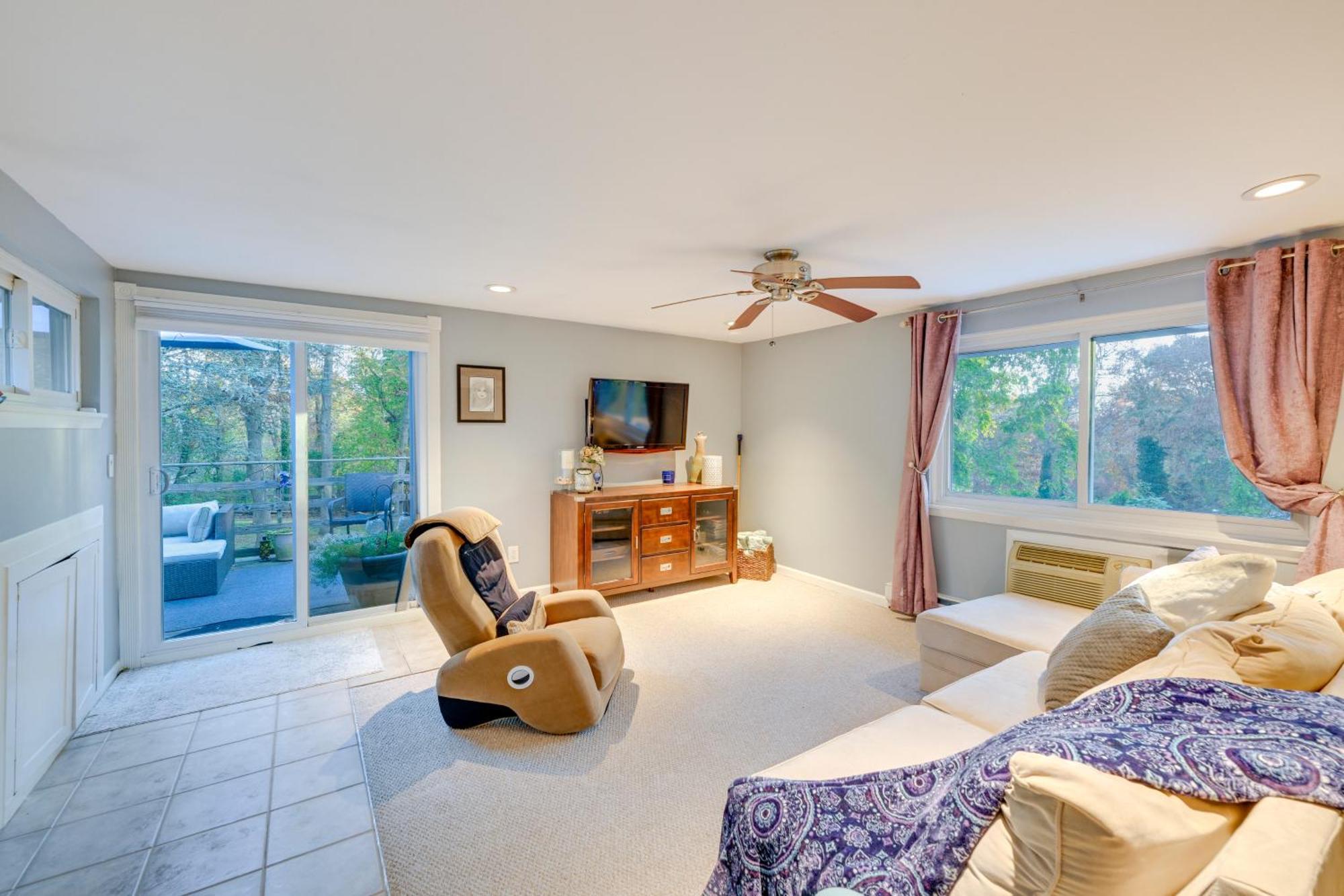 Cozy Dix Hills Apt With Deck About 7 Mi To Beach! 外观 照片