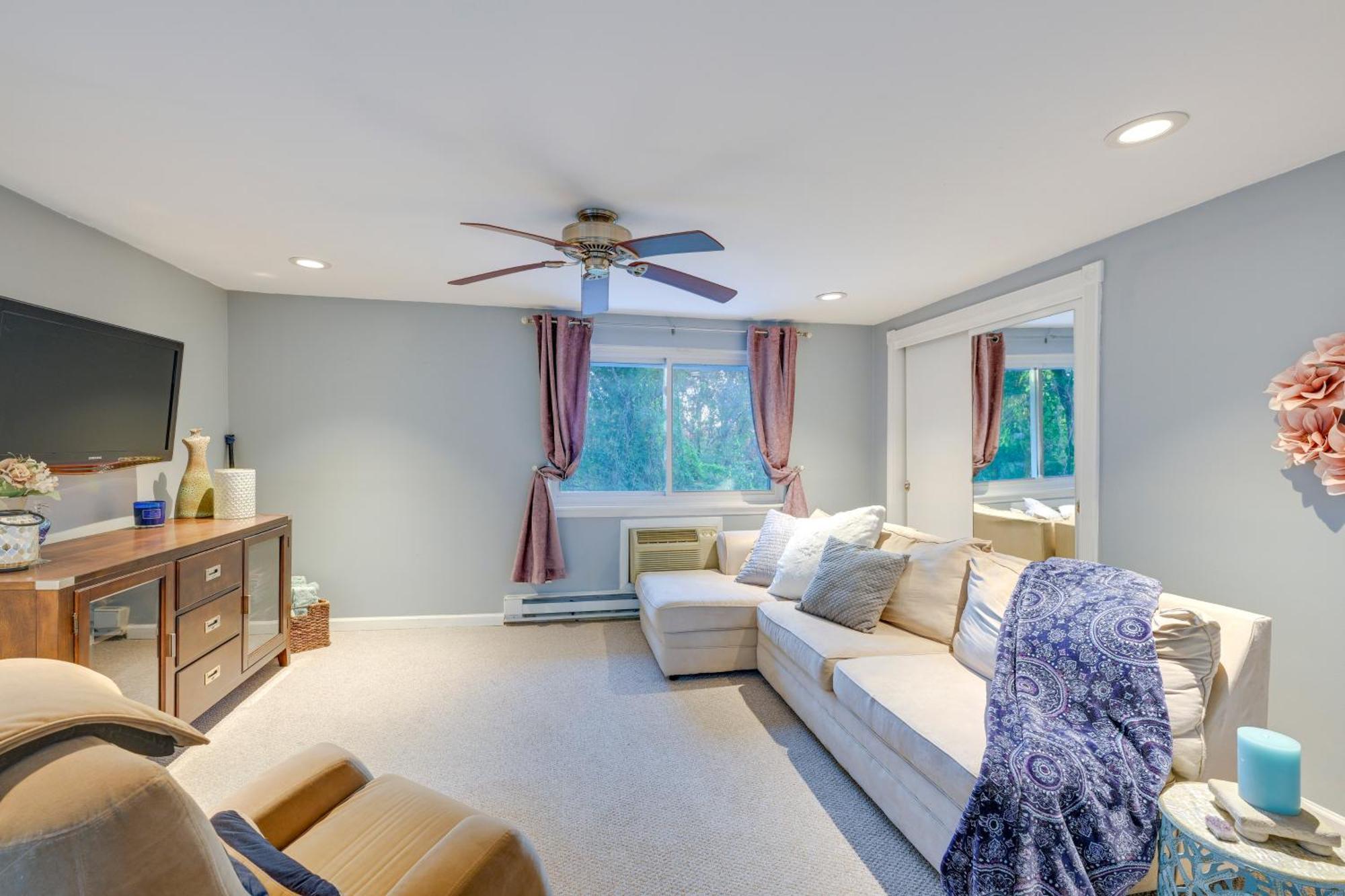 Cozy Dix Hills Apt With Deck About 7 Mi To Beach! 外观 照片