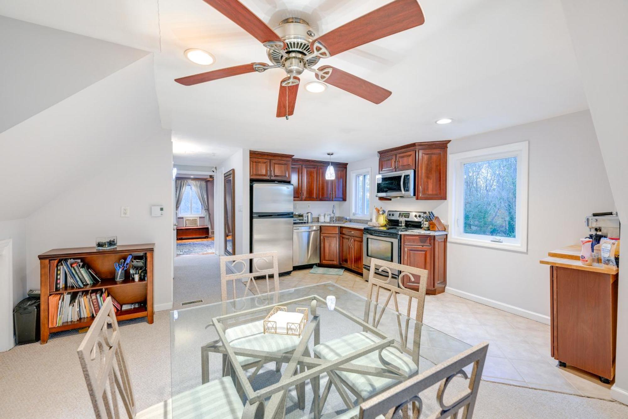 Cozy Dix Hills Apt With Deck About 7 Mi To Beach! 外观 照片