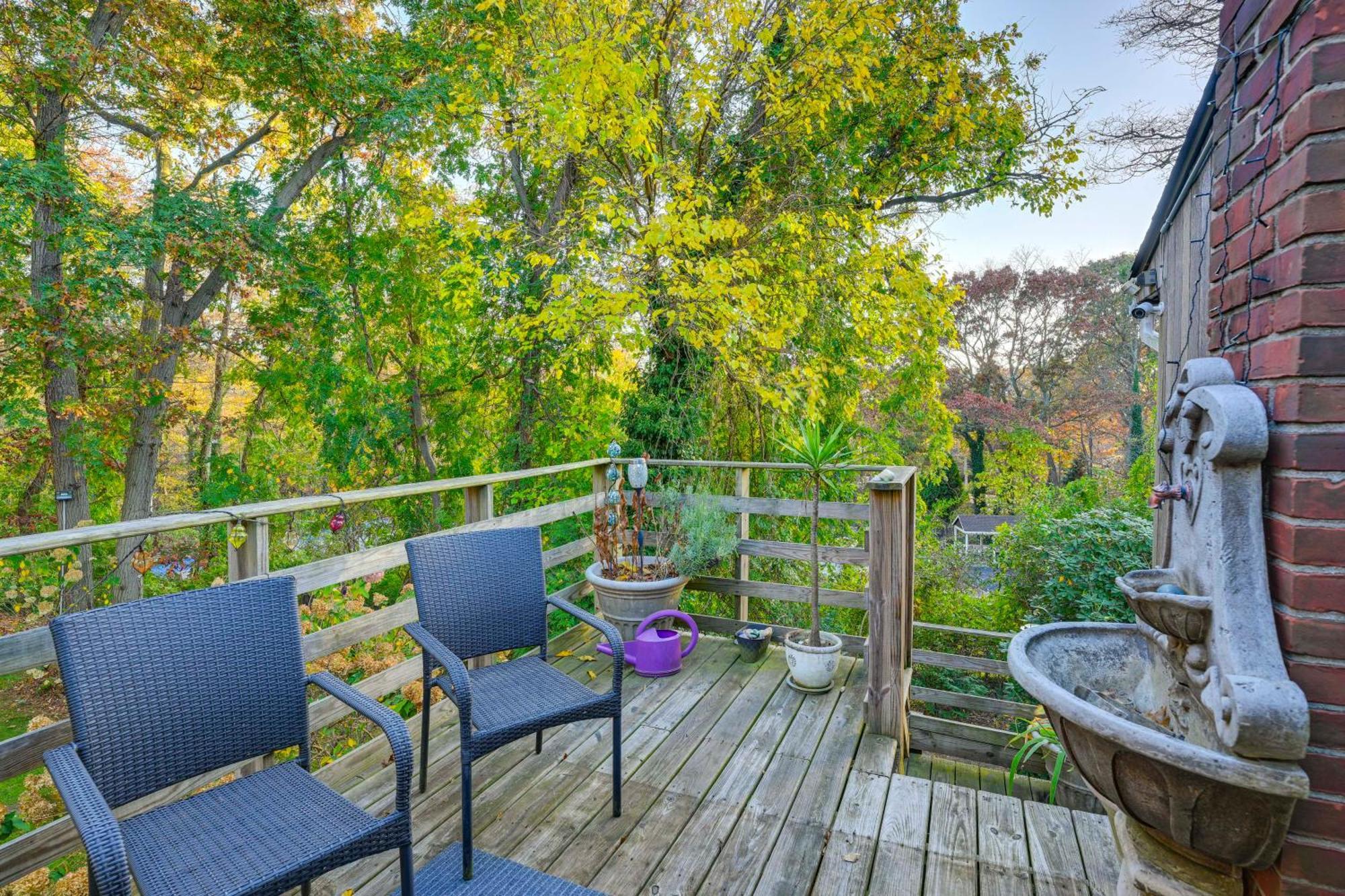 Cozy Dix Hills Apt With Deck About 7 Mi To Beach! 外观 照片