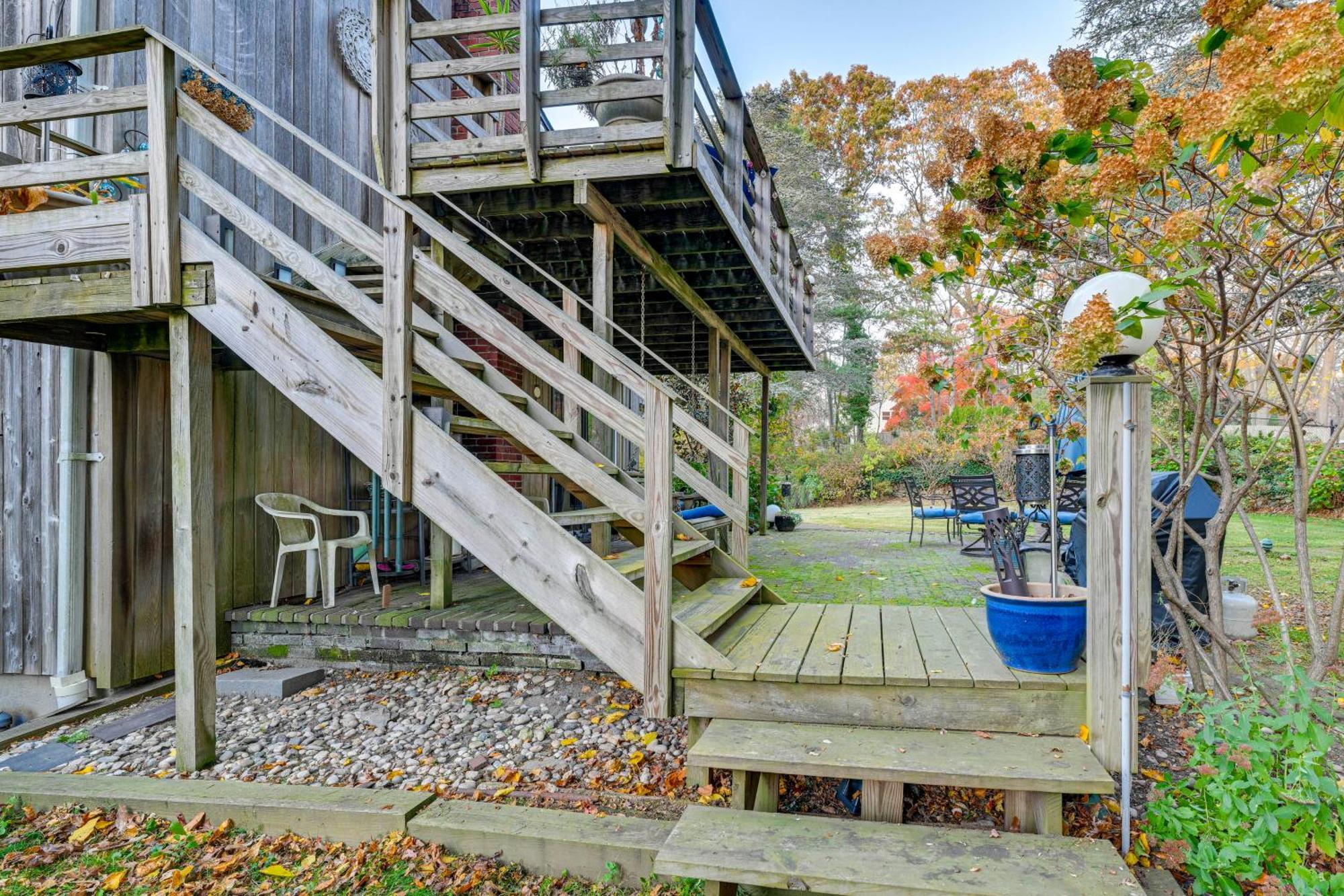 Cozy Dix Hills Apt With Deck About 7 Mi To Beach! 外观 照片